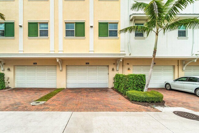 Building Photo - 7114 Edison Pl