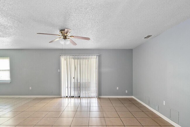 Building Photo - "Charming 3-Bedroom Home with 2 Full Baths in Copperas Cove - Perfect Blend of Comfort and Space!"