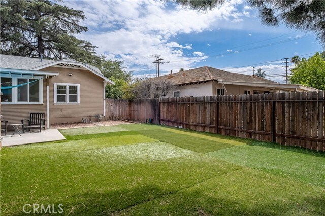 Building Photo - 809 E Colton Ave