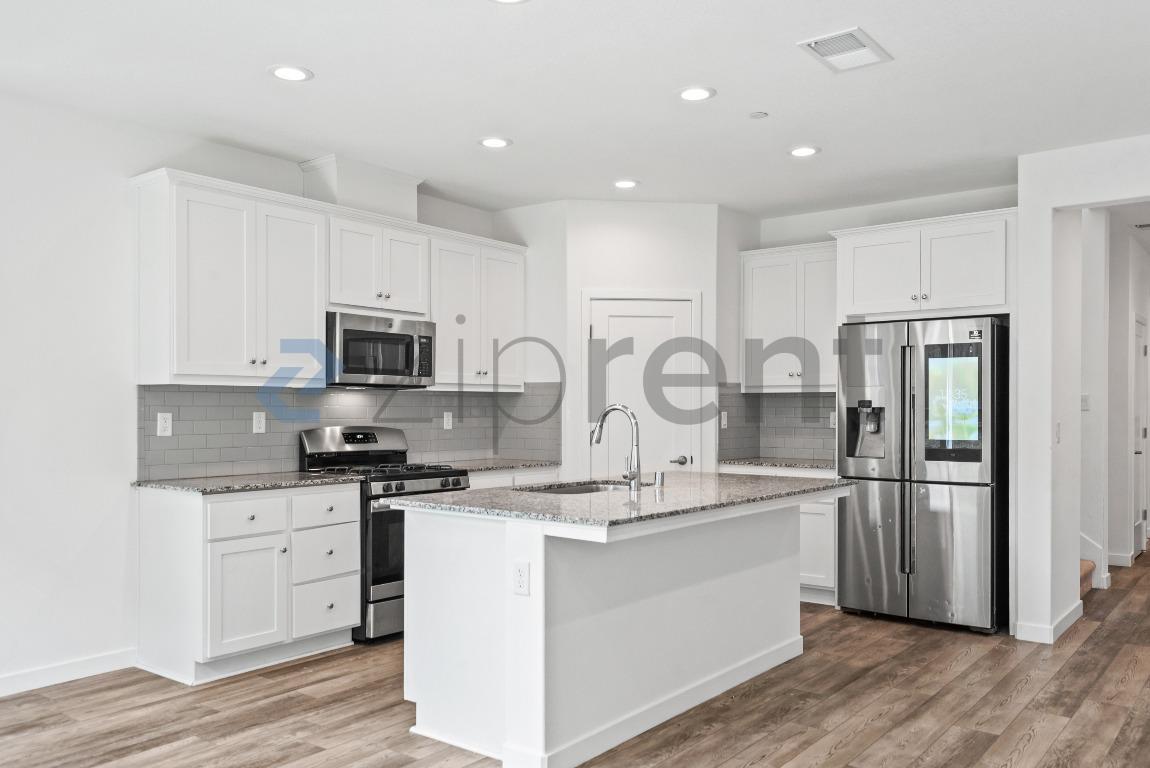 Building Photo - 1280 Hernandez Wy