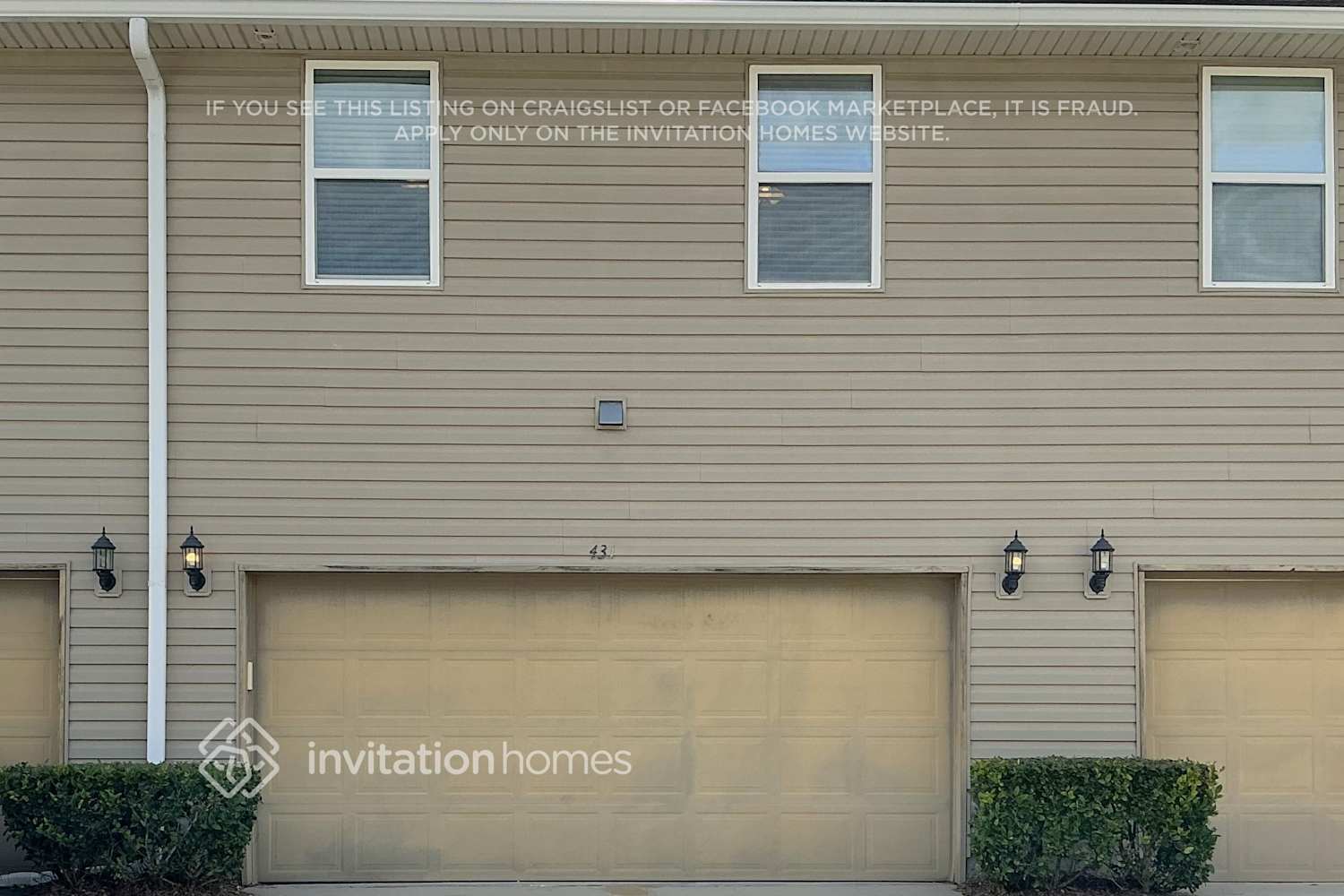 Building Photo - 431 Oasis Ln