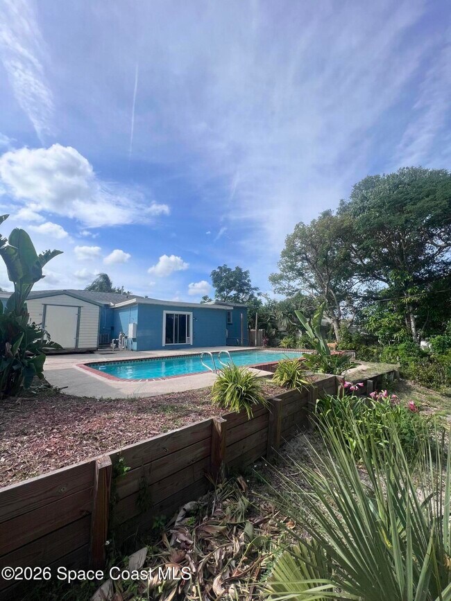 Building Photo - 1717 La Marche Dr