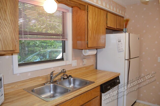 Building Photo - 6 Vilaseca Ln