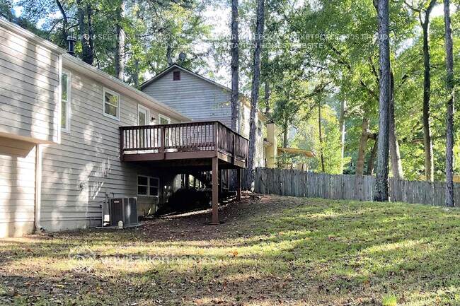 Building Photo - 9015 Sumit Wood Dr NW