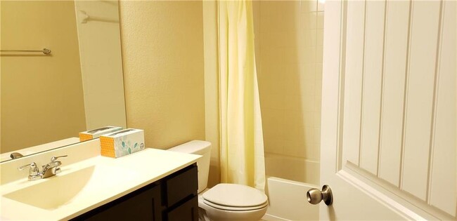 Building Photo - 16405 Pienza Dr