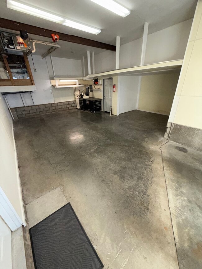 Building Photo - 23 Summer St