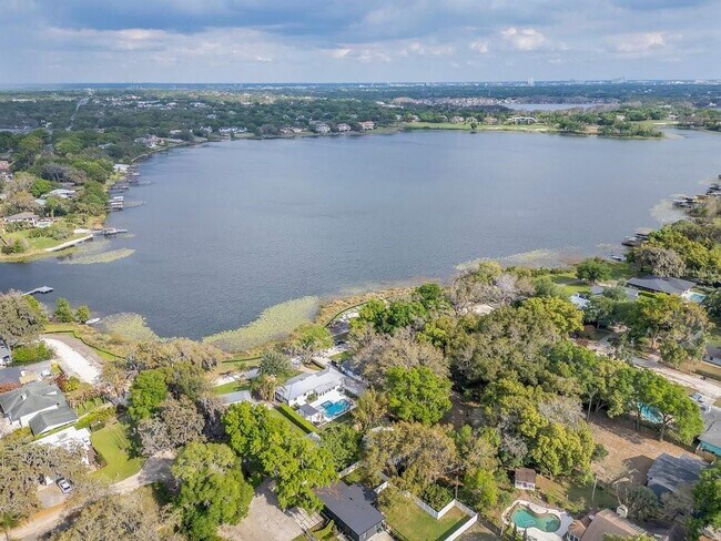 Building Photo - 812 East Blvd