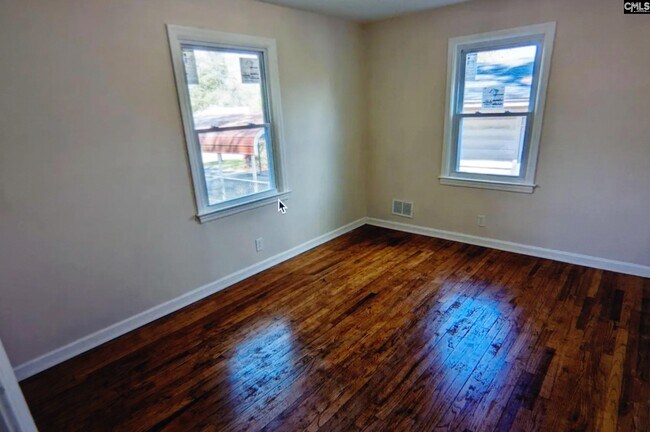 Building Photo - 1204 Omega Dr