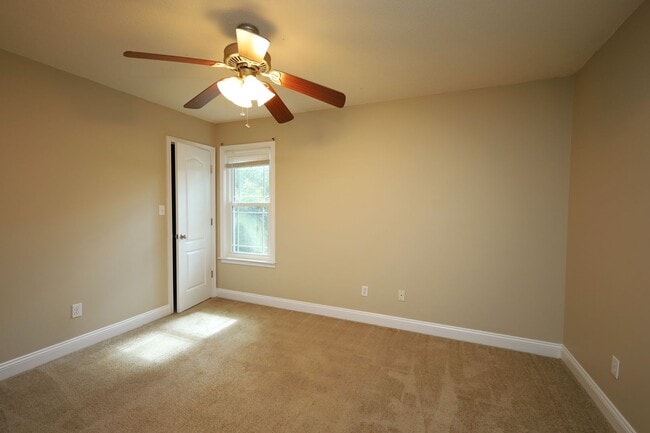 Building Photo - 3819 Chris Cir