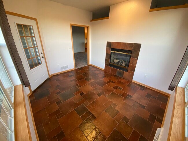 Building Photo - 5236 Sassafras Dr