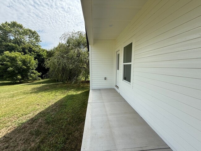 Building Photo - Newly Built 3-Bedroom Gem with Easy Highwa...