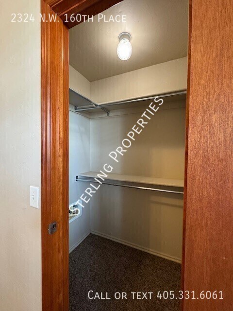 Building Photo - 2324 NW 160th Pl