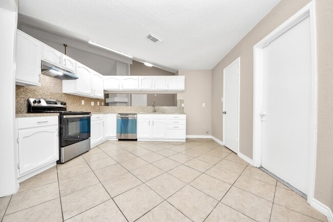 Building Photo - 6603 Brookgate Dr