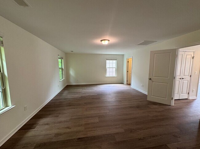 Building Photo - 219 Luna Trail