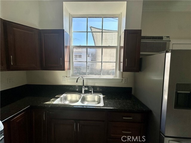 Building Photo - 1760 N Las Palmas Ave