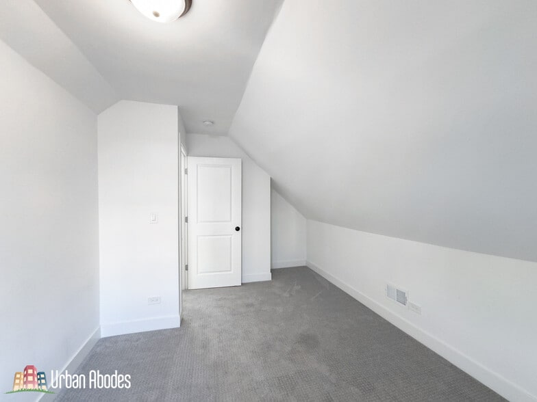 Building Photo - 2129 N Bingham St