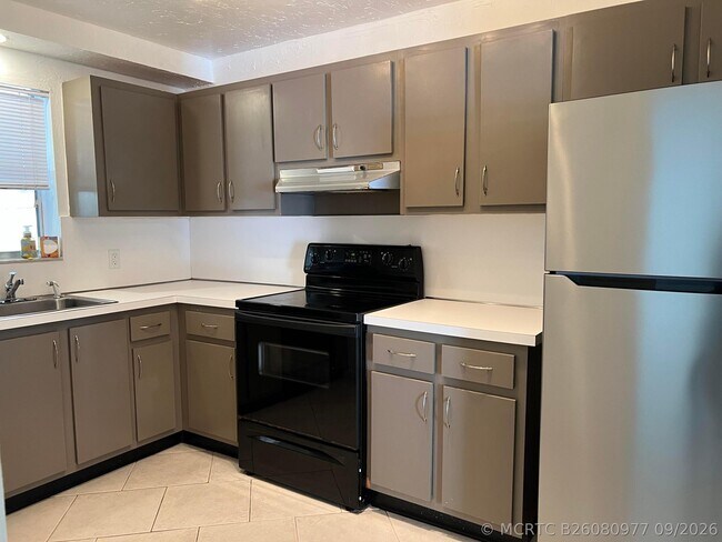 Building Photo - 6542 SW 41st St