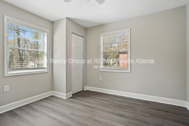 Building Photo - 1770 Rogers Ave SW