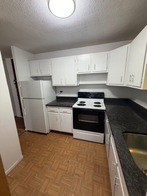 Building Photo - 5100 N Marine Dr