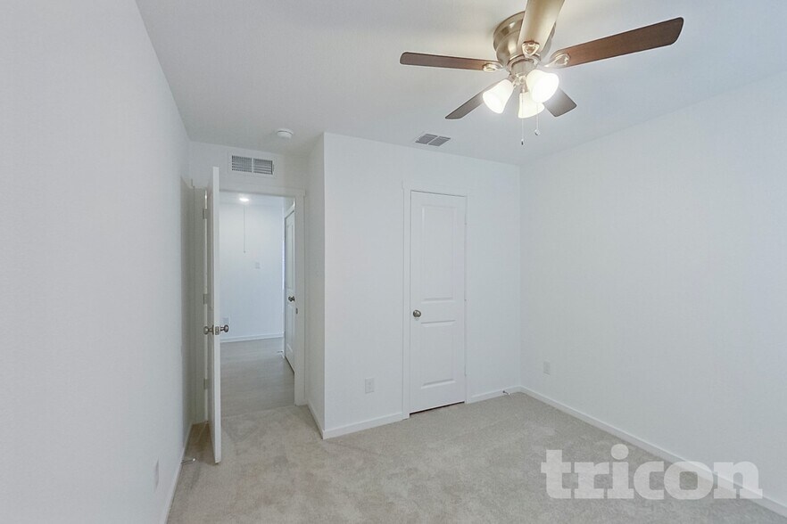 Building Photo - 831 Ginkgo Wy