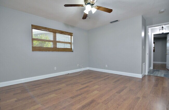Building Photo - 10994 90th Terrace
