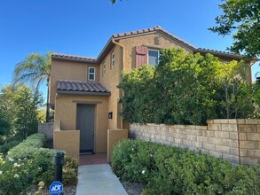 Building Photo - 31750 Paseo de Castaic