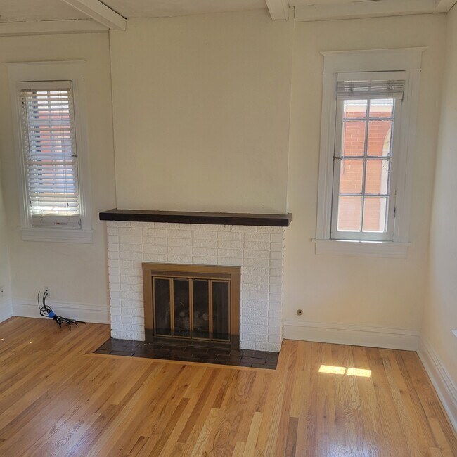 Building Photo - 1060 S Emerson St
