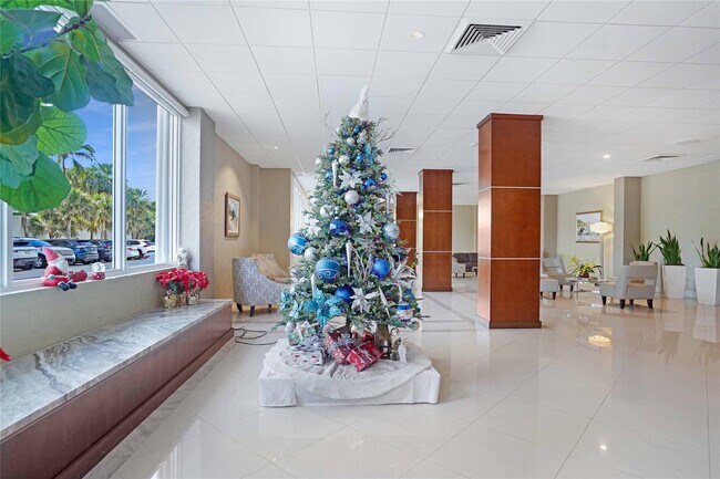 Building Photo - 4250 Galt Ocean Dr