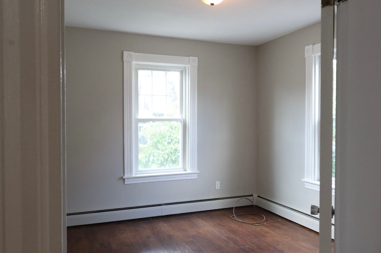 Building Photo - 303 Parker St
