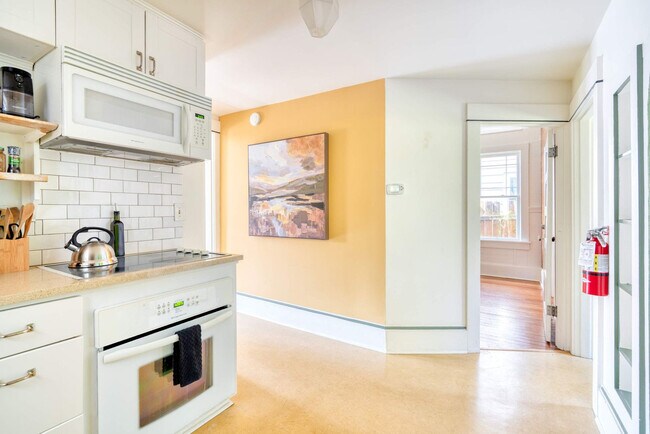 Building Photo - 1235 N Prescott St