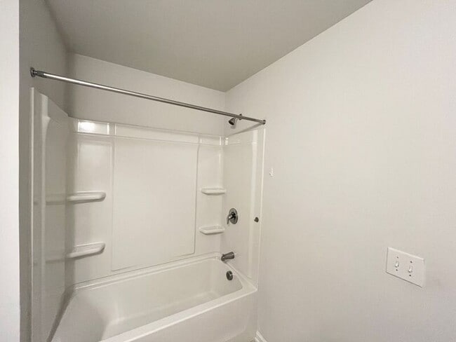 Building Photo - 1005 Longitude Dr