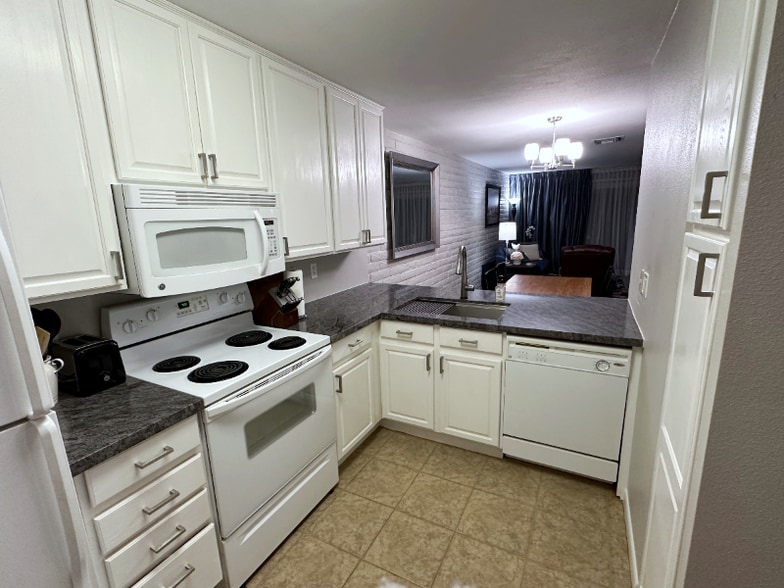 Building Photo - 4354 N 82nd St