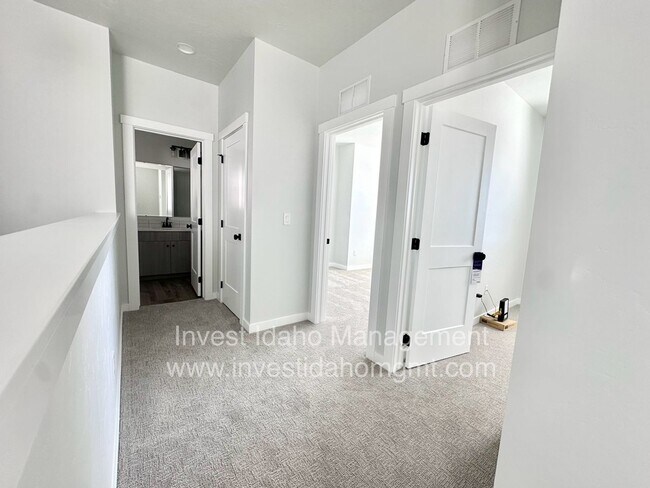 Building Photo - Prioritize comfortable living in this CBH home built in 2024!