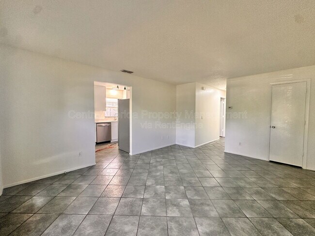 Building Photo - 1432 Lantry Ct