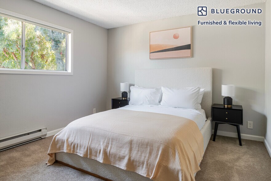 Building Photo - 202 Calvert Dr