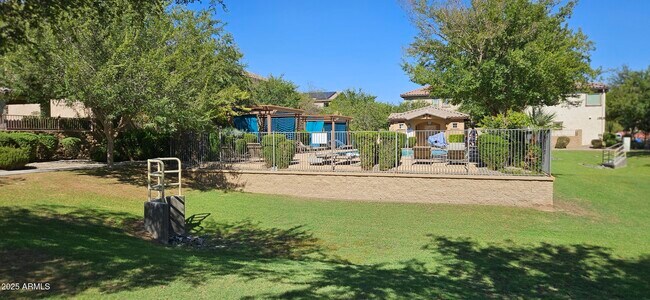 Building Photo - 4656 E Tierra Buena Ln