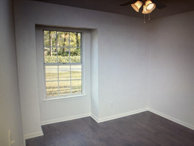 Building Photo - 1404 San Jose Rd