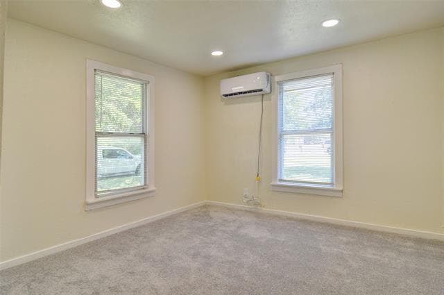 Building Photo - 300 Meadow Park Dr