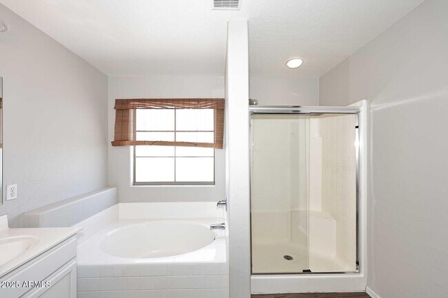 Building Photo - 29237 N Yellow Bee Dr