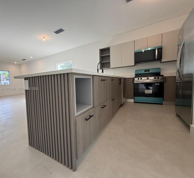 Building Photo - 2788 NW 9th Pl