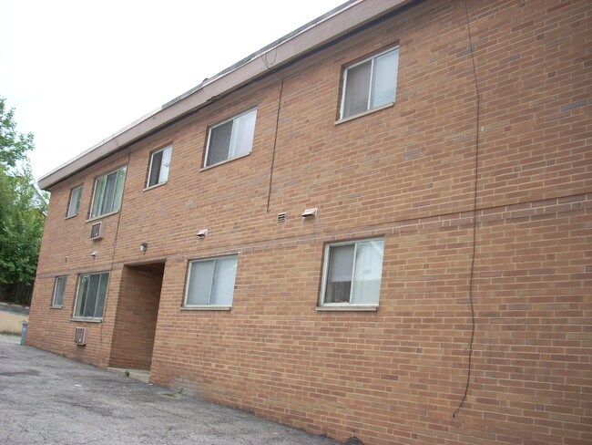 Building Photo - 16020 Nelacrest Rd