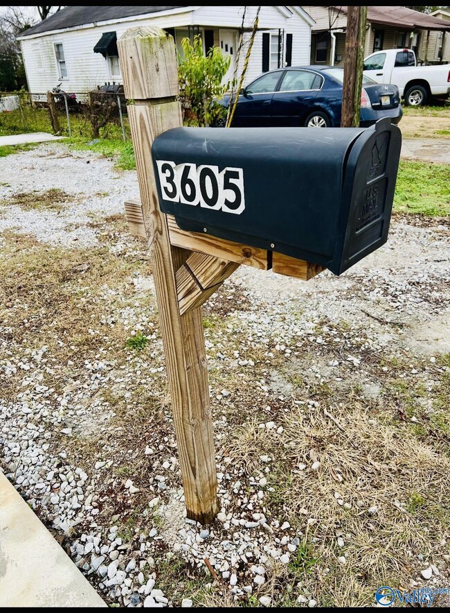 Building Photo - 3605 6th Ave SW