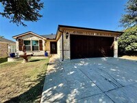 Building Photo - 1421 Thornhill Ln