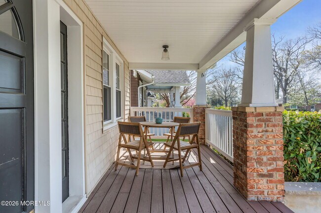 Building Photo - 115 Grassmere Avenue