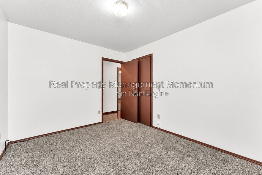 Building Photo - 813 Daniel Ln
