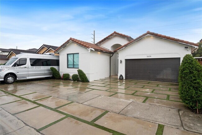 Building Photo - Southwest 156th Court, Miami, FL 33185 - 4...
