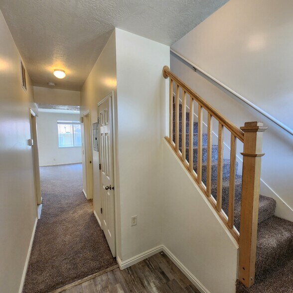 Building Photo - 129 Bamberger Rd