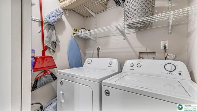 Building Photo - 115 White Oak Ct