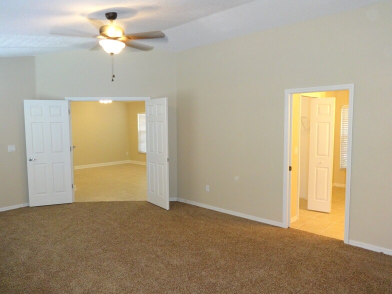 Building Photo - 1242 Dunbridge St