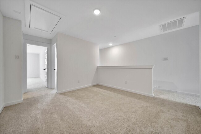 Building Photo - 11915 Carvalho Dr